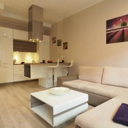 Grand-tourist K2004 Simple Rest Apartment Danzig